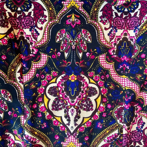 **SOLD** TOBI Bright Paisley Print Mini Dress Sz S - Picture 4 of 5